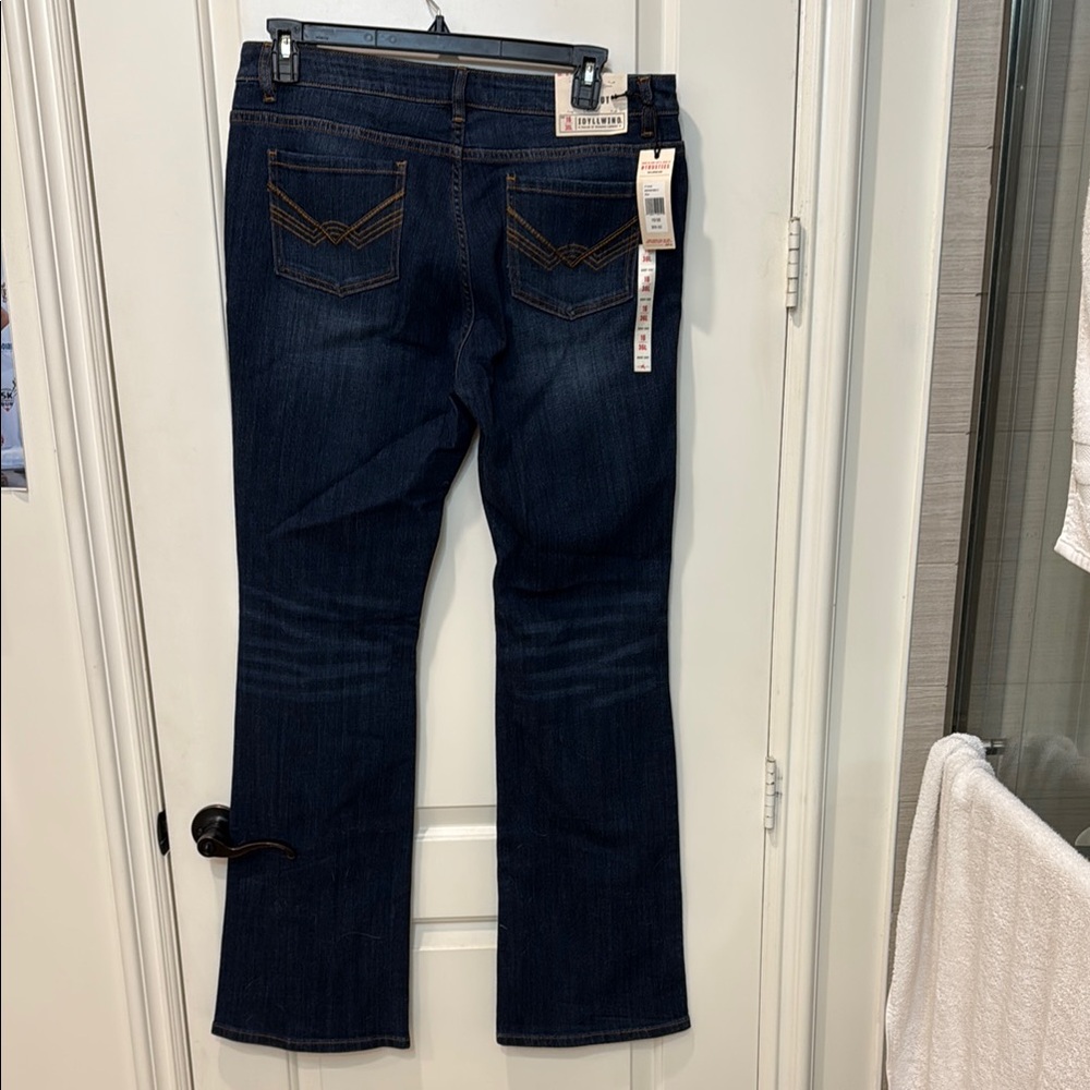 Idyllwind Women's Dark Blue Jeans - Picture 8 of 9